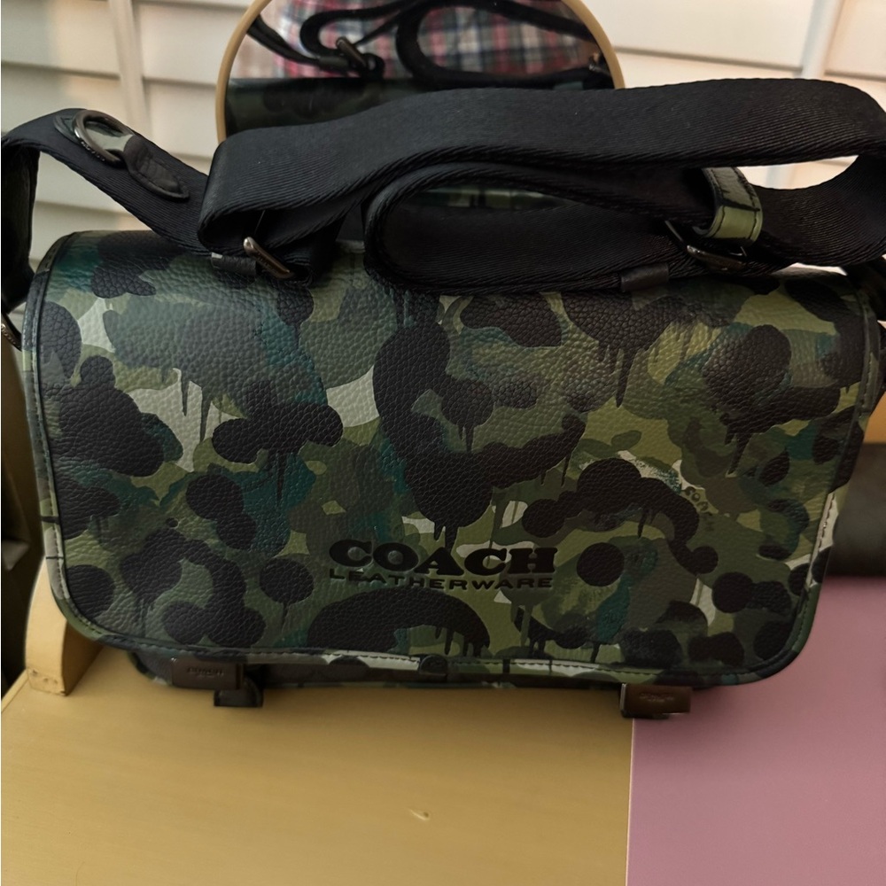 Coach Camouflage Messenger Bag and Coach Zippy Wallet - Picture 8 of 15
